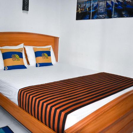 Myr-O Homestay Kombichankulama Esterno foto