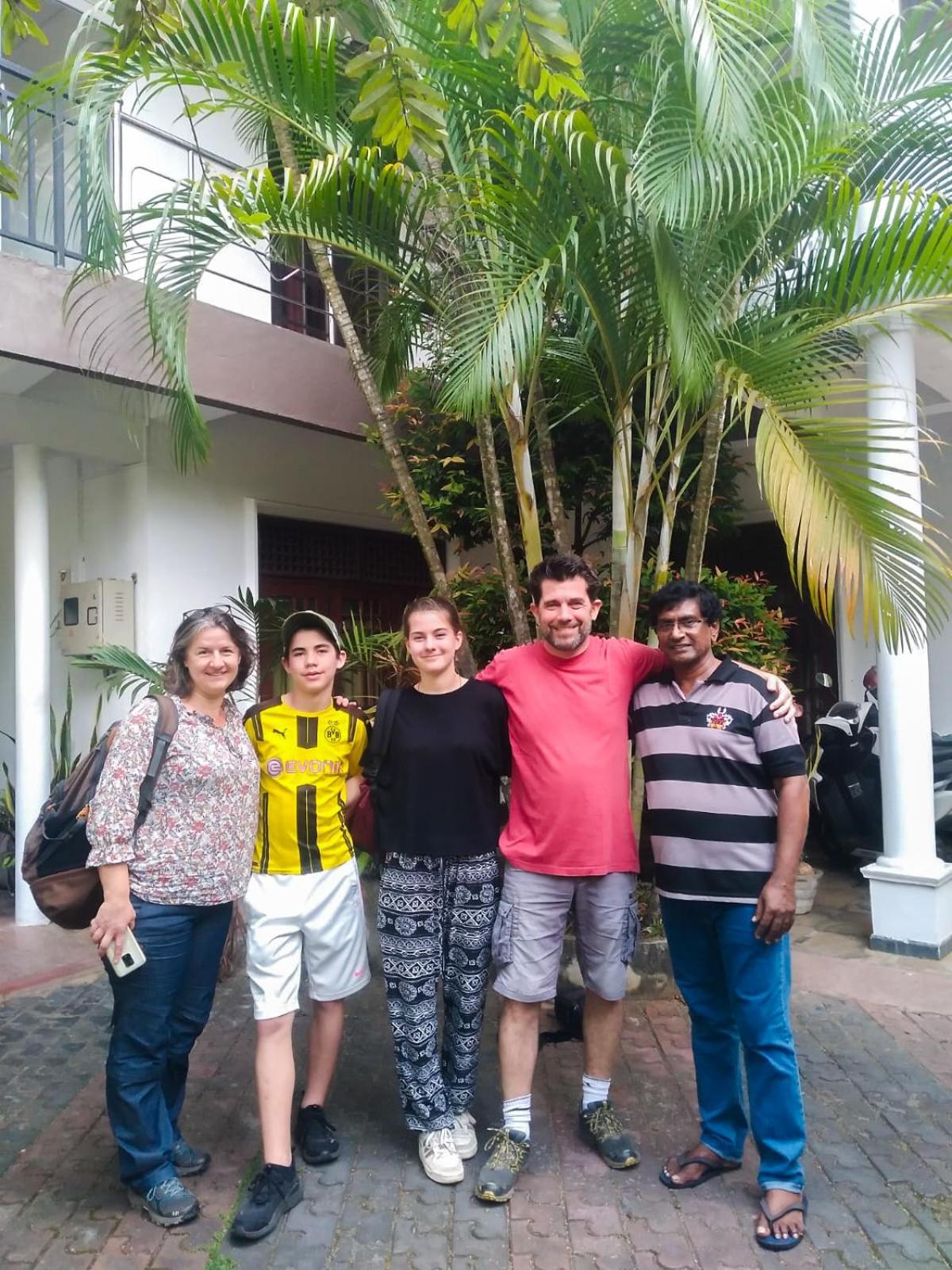 Myr-O Homestay Kombichankulama Esterno foto