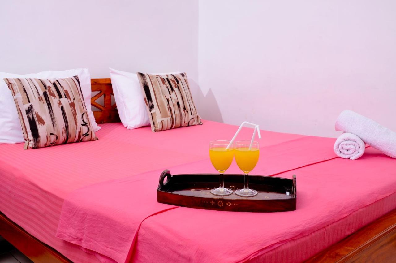Myr-O Homestay Kombichankulama Esterno foto