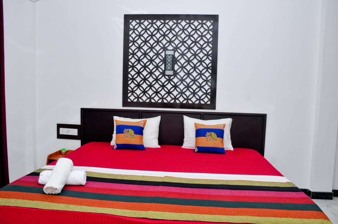 Myr-O Homestay Kombichankulama Esterno foto