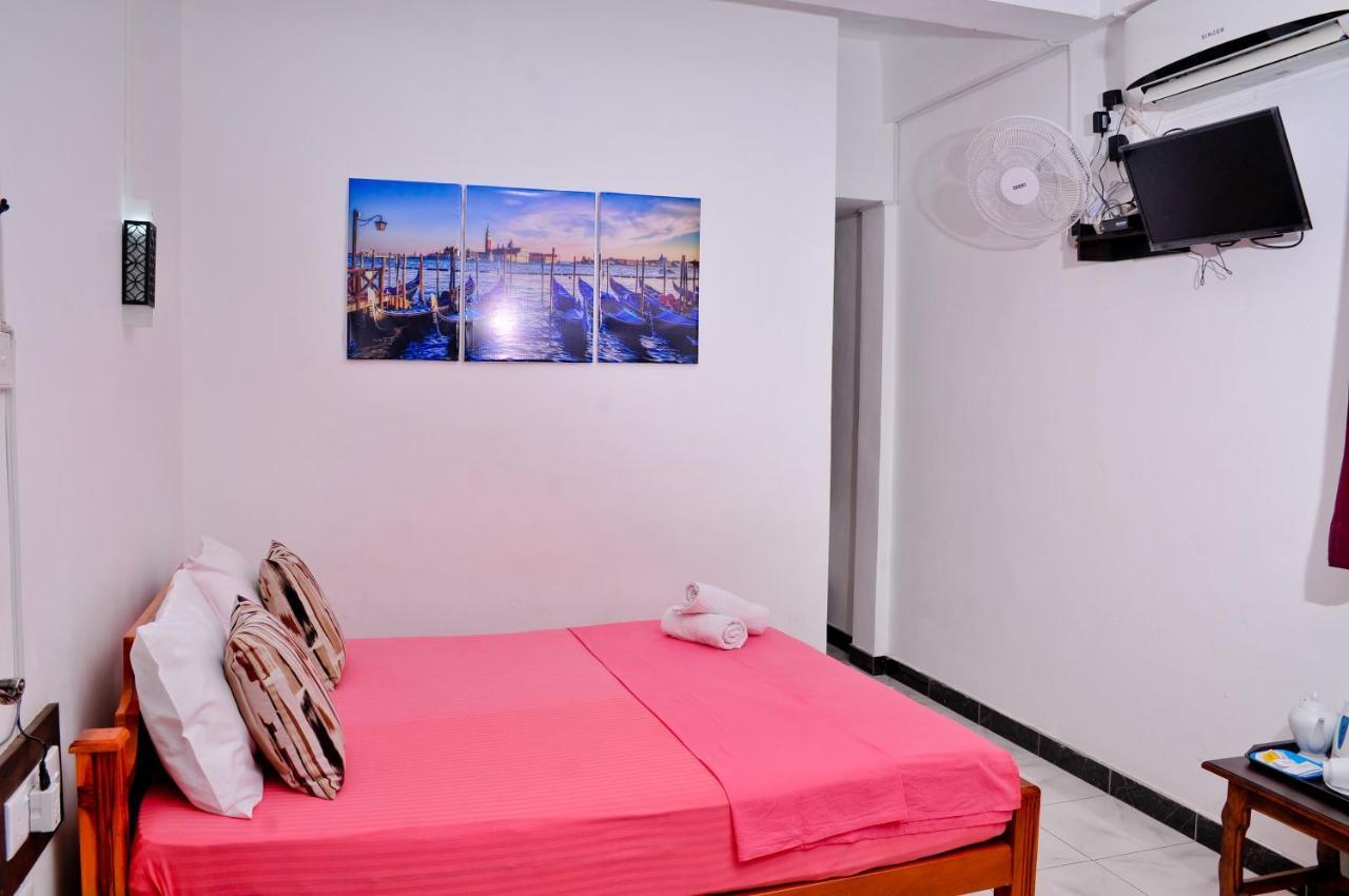 Myr-O Homestay Kombichankulama Esterno foto