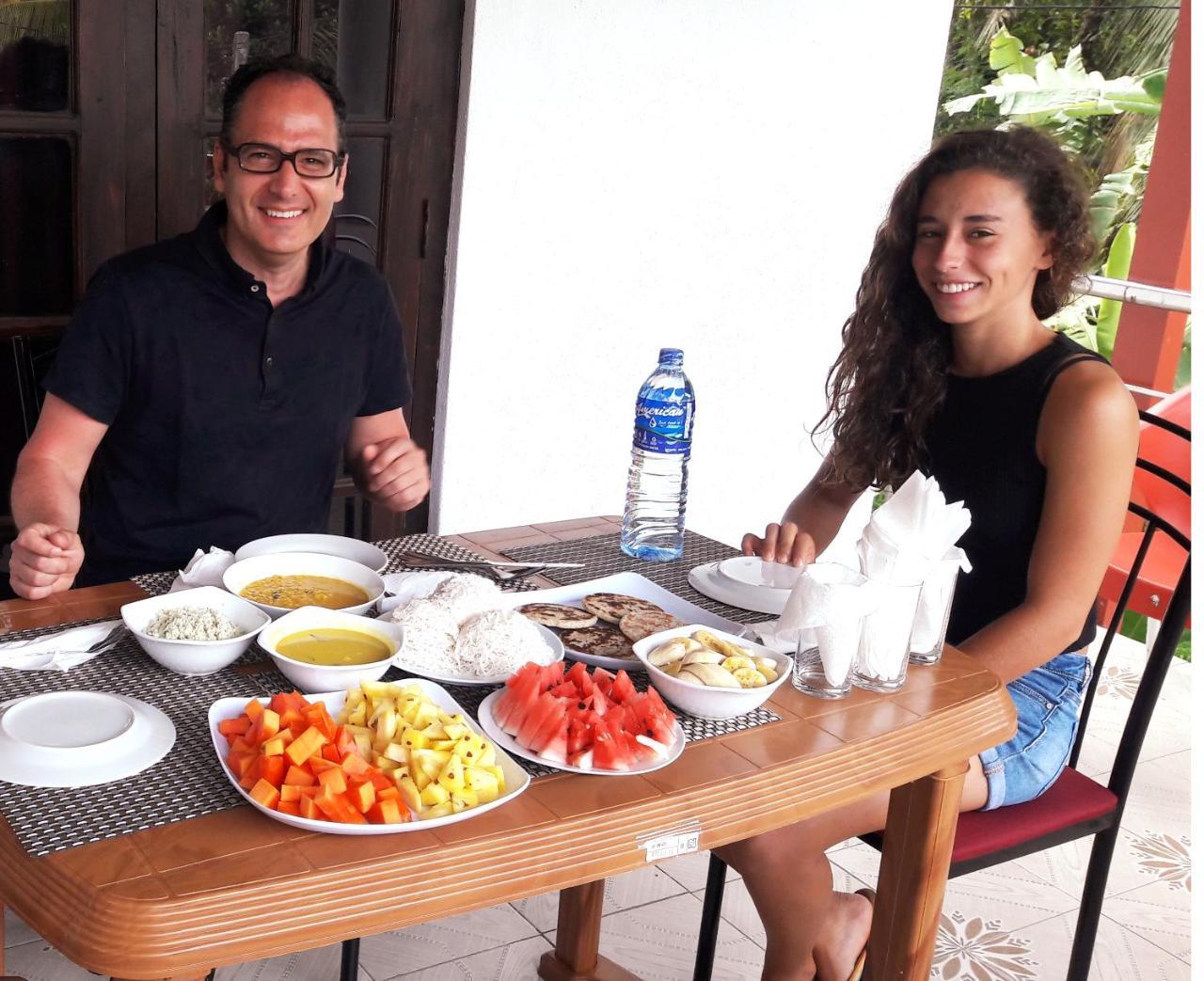 Myr-O Homestay Kombichankulama Esterno foto