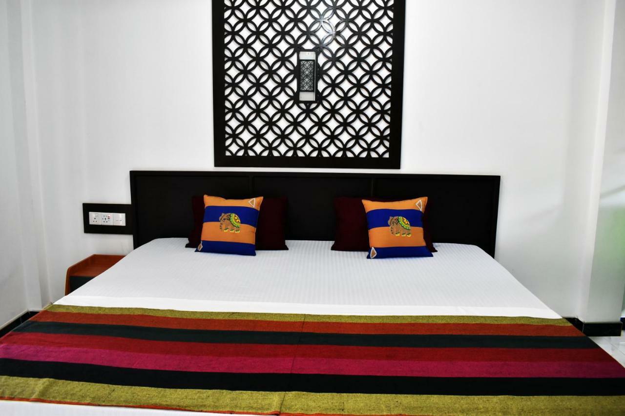 Myr-O Homestay Kombichankulama Esterno foto