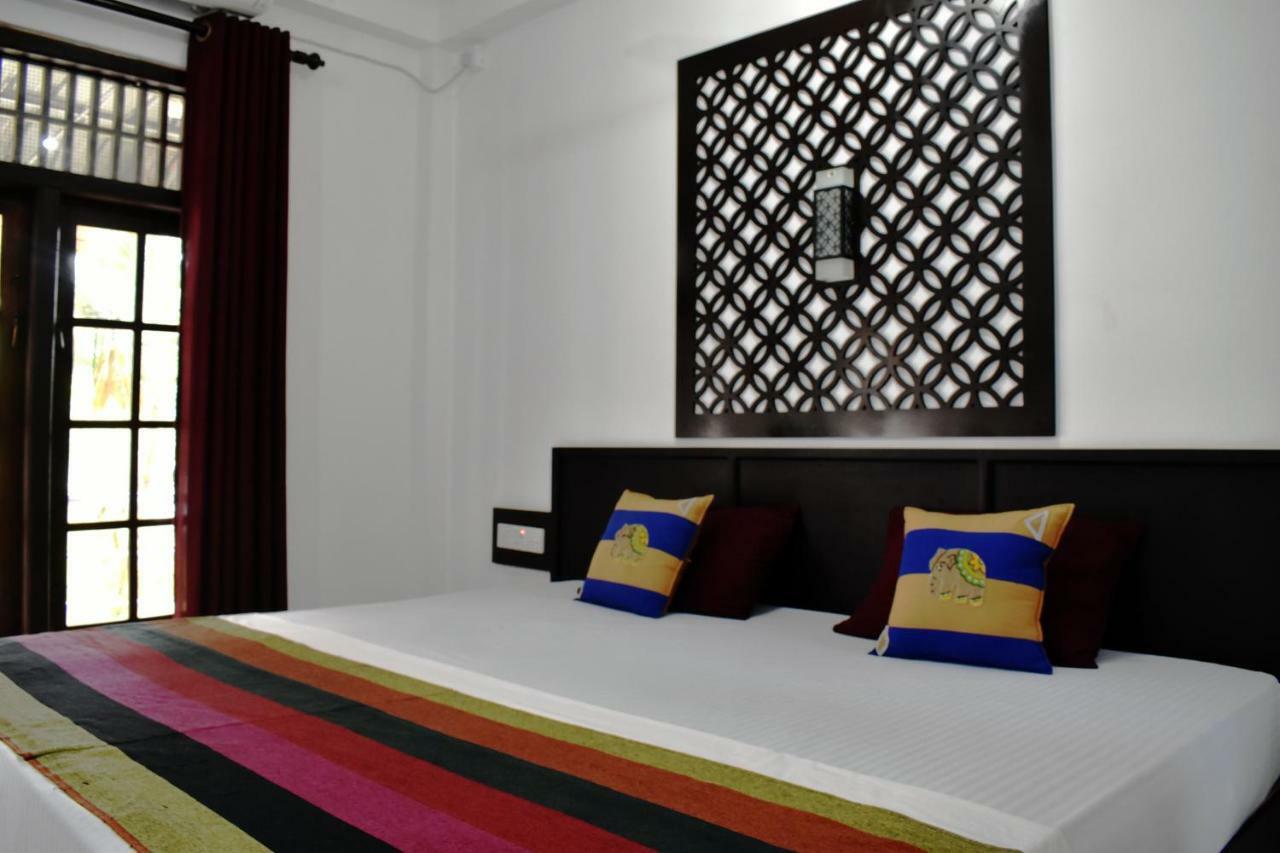 Myr-O Homestay Kombichankulama Esterno foto