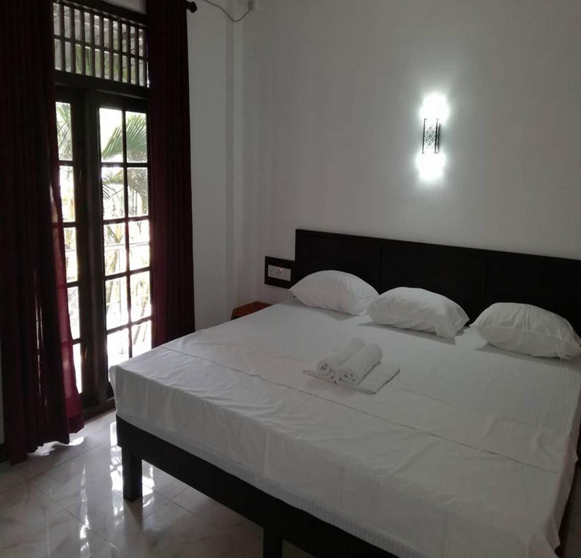 Myr-O Homestay Kombichankulama Esterno foto