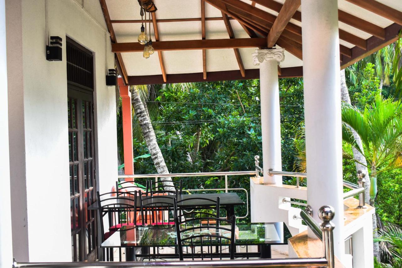 Myr-O Homestay Kombichankulama Esterno foto