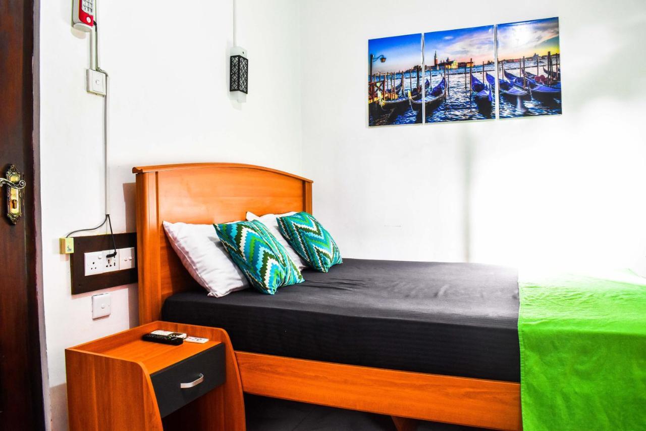 Myr-O Homestay Kombichankulama Esterno foto